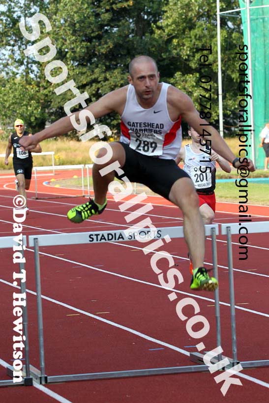 Hurdles, 2021 North East Grand Prix 5, Monkton, Wednesday, July 21st. Photo: David T. Hewitson/Sports for All Pics